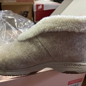 Easy Spirit Women's Cozy Tan Shearling Slippers